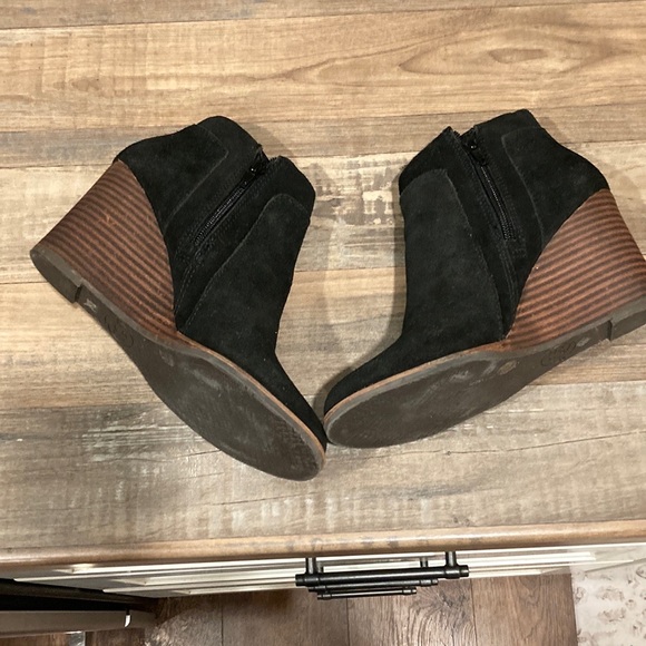 VGUC Black Suede Lucky Brand Zoila wedge bootie suede boots Size 5M - Picture 2 of 8